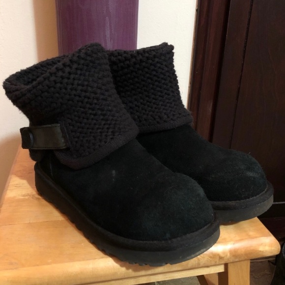SOLD***UGG Shaina Boots, Sz 5 - Picture 2 of 6